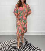 Încarcă imaginea în vizualizatorul Galerie, Rochie midi kimono imprimată din mătase
